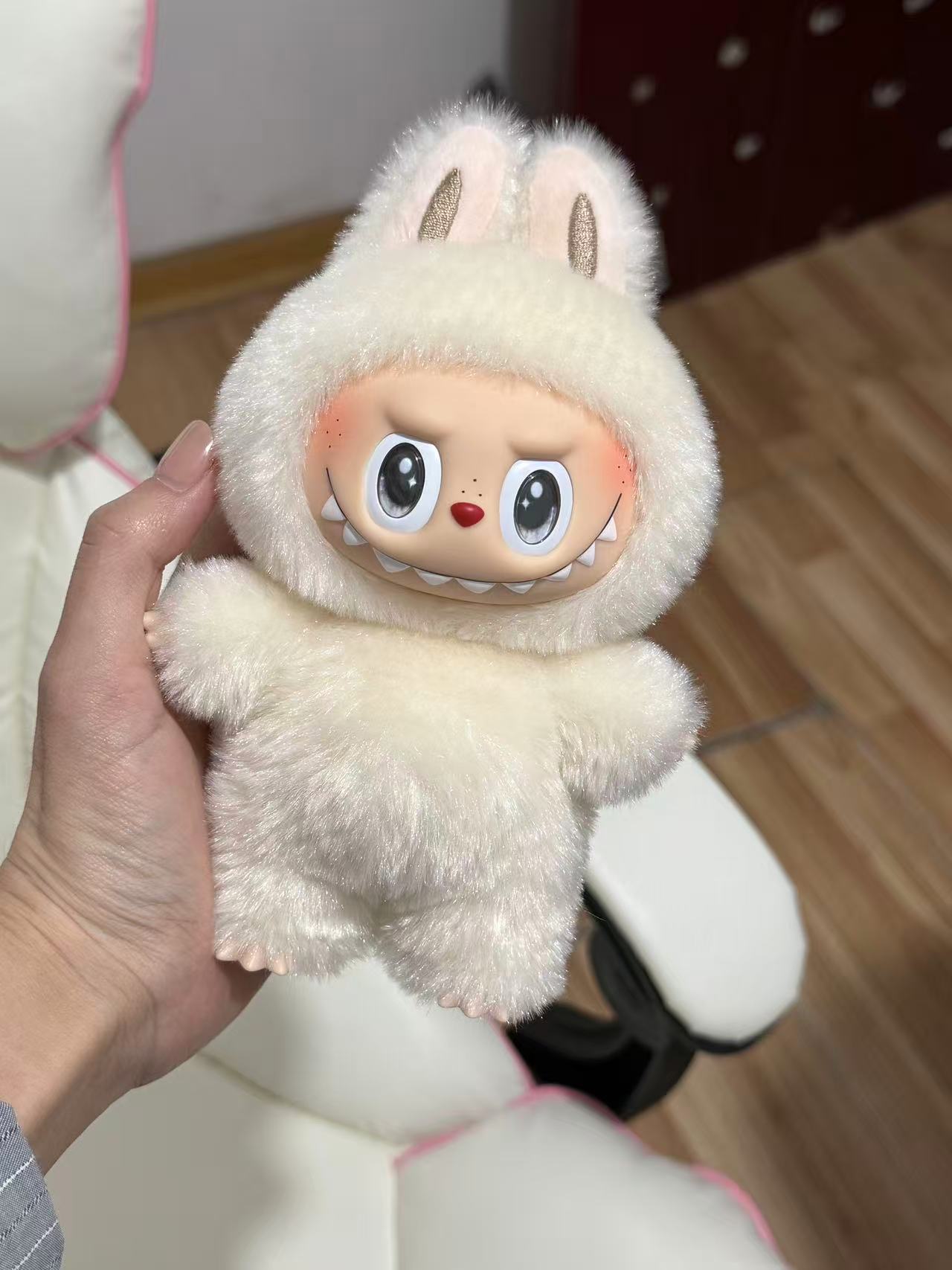 White Glow Bubu by Wanzi