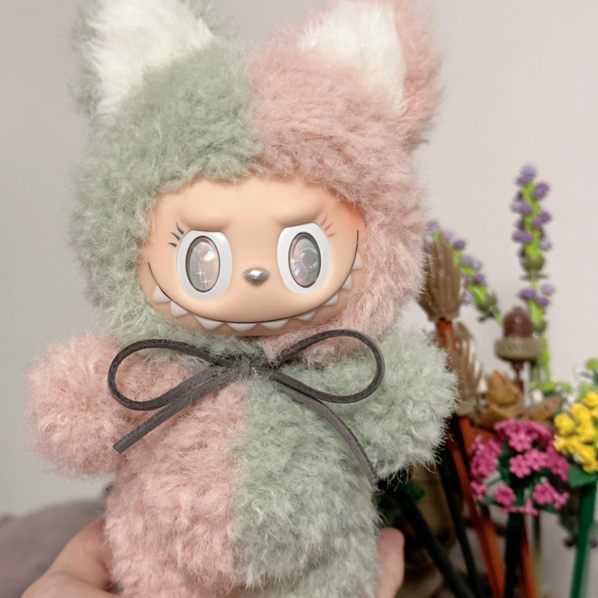 Custom Pink and Green Curly Cat by April – Luminify
