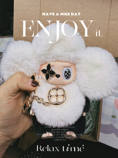 Black and White Vivienne by Nuliliuliu