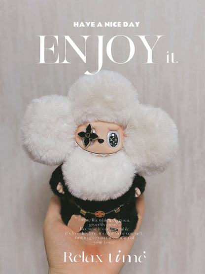 Black and White Vivienne by Nuliliuliu