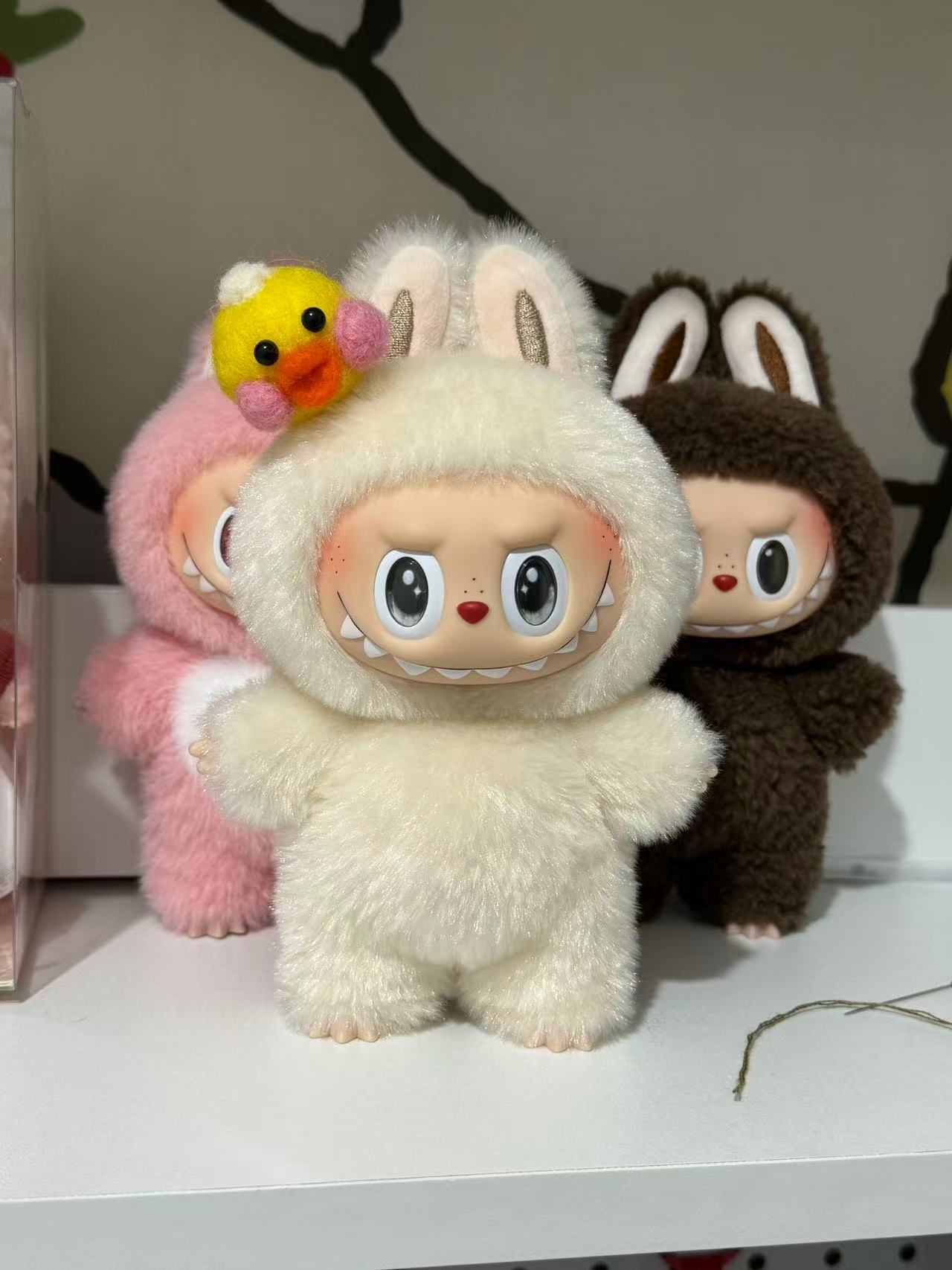 White Glow Bubu by Wanzi