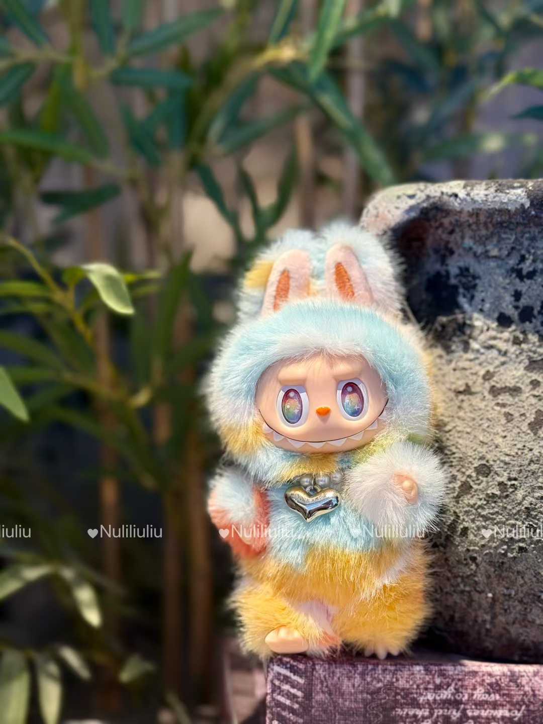 Mini Rock The Universe by Nuliliuliu